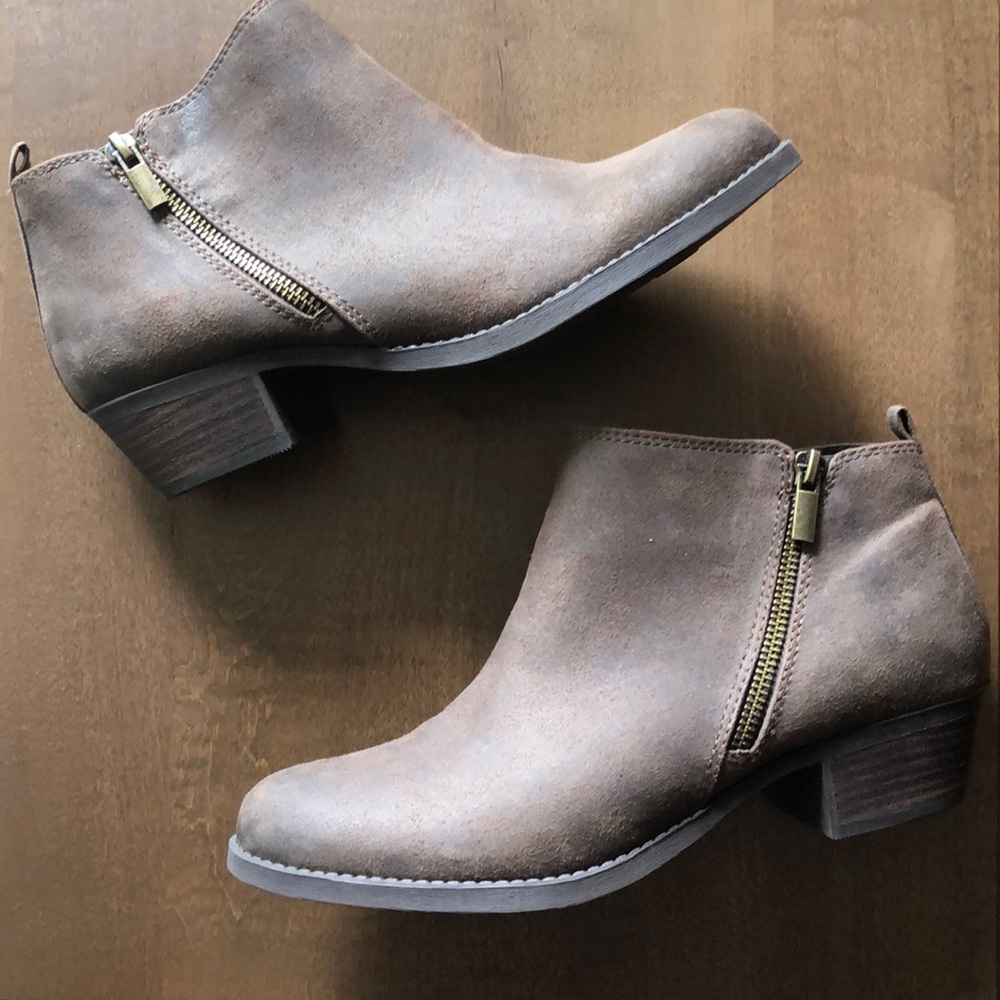 Carlos Ankle Booties